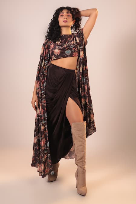 LABEL SHRISTI CHETANI Floral Pattern Embellished Cape Skirt Set 