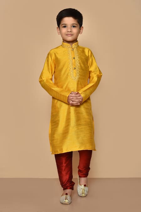 Aryavir Malhotra Full Sleeve Kurta & Contrast Churidar Set 