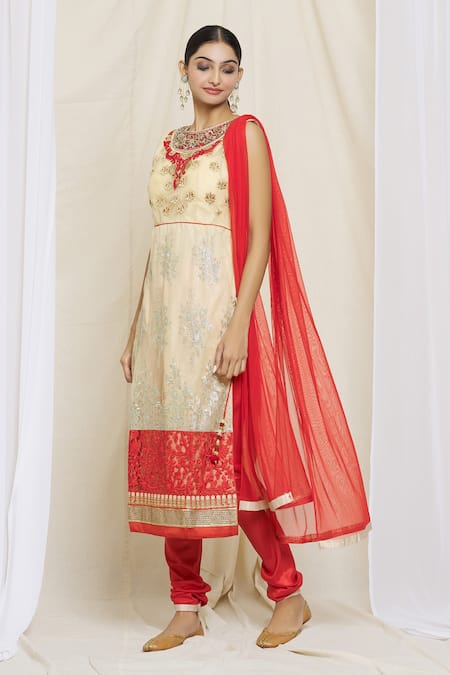 Synthetic Red and Purple Ladies Boat Neck Churidar Salwar Suit at best  price in Mumbai