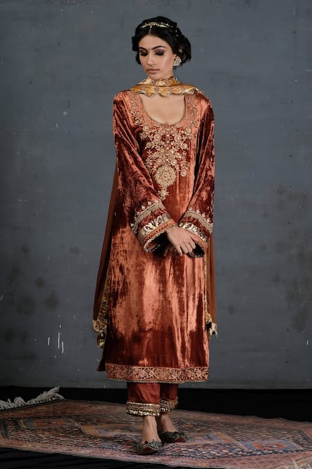 Soniya G Floral Embroidered Velvet Kurta Set 