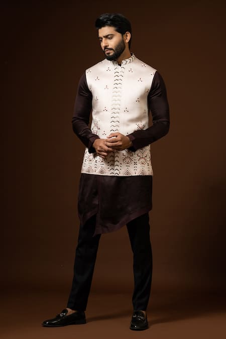 Paarsh Embroidered Pipe & Thread Bundi Kurta Set 