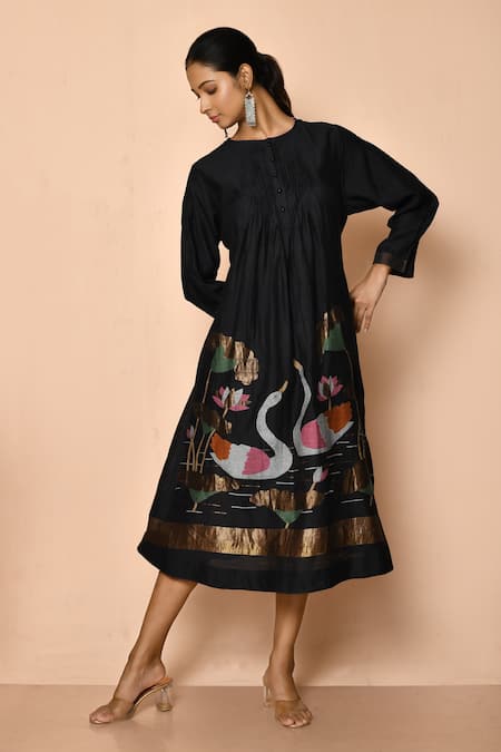 Samyukta Singhania Black Cotton Silk Woven Bird Round Jamdani Floral Placement Kurta 