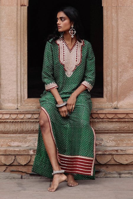 Avacara Green Matka Silk Embroidered Gota Notched Printed Butti Kaftan  