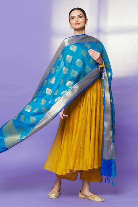 Naintara Bajaj Blue Brocade Embroidery Floral Pattern Fringe Hem Dupatta