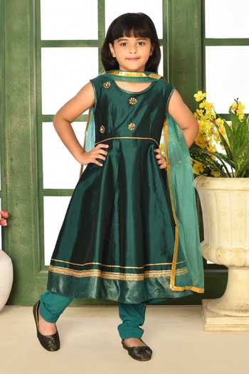 Buy Green Tafetta Embroidered Floral Sequin Anarkali Set For Girls by  Samyukta Singhania Online at Aza Fashions.