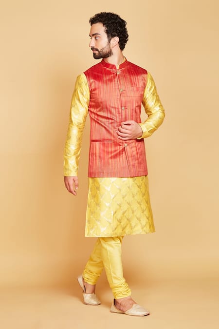 Amrin khan Stripe Pattern Bundi And Kurta Set 