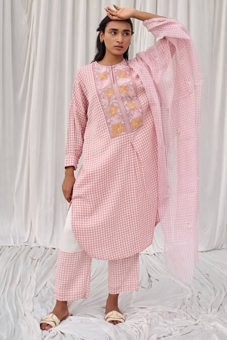 Buy Ayaka Pink Cotton Embroidery Round Neck Hand Block Print Tunic Online at Aza Fashions Buy_Ayaka_Pink Cotton Embroidery Round Neck Hand Block Print Tunic _Online_at_Aza_Fashions