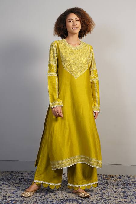 Samant Chauhan Green Cotton Silk Embroidered Floral Round Aari Kurta And Pant Set