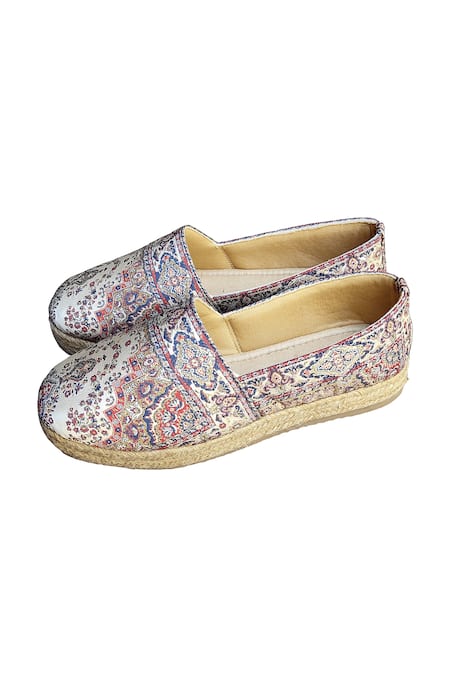 Women's Floral Ballet Flats with Rounded Toes - Multicolor
