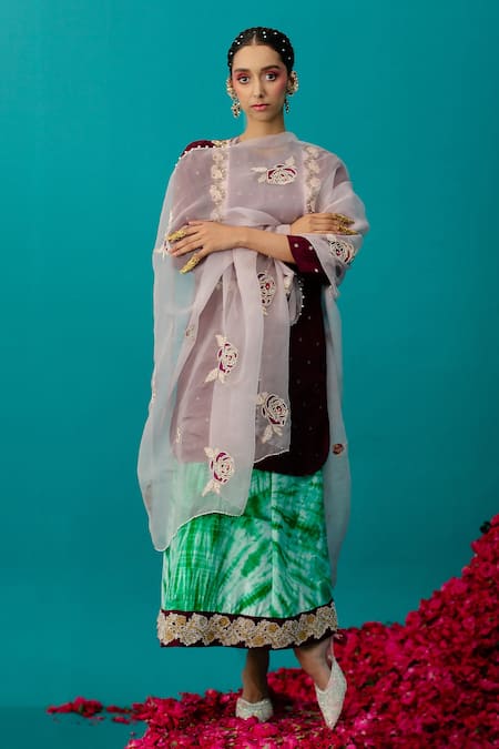 Latha Puttanna Purple Embroidered Rose Silk Organza Pearl And Work Dupatta 