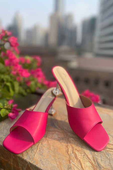 Wearing hot pink heels and other interview “don'ts” – The Current