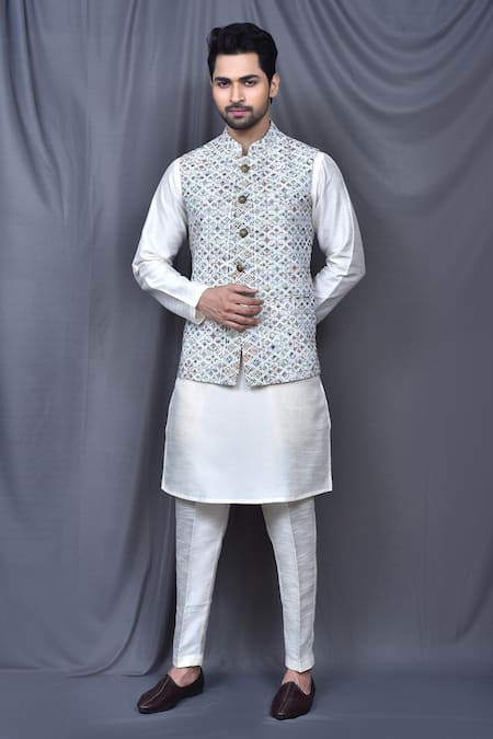 Arihant Rai Sinha Thread Work Bundi & Kurta Set 