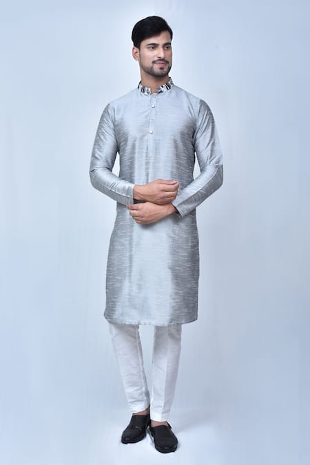 Arihant Rai Sinha Solid Kurta Set 