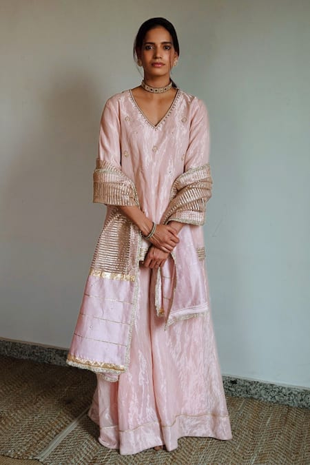 Shorshe Clothing Pink Handloom Tissue Embroidered Floral V Neck Kurta And Gharara Set 