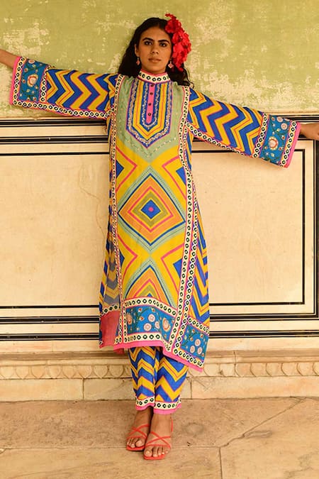 Swati Vijaivargie Jumki Silk Kurta & Pant Set 