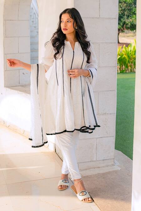 Buy_Monk & Mei By Sonia Anand_White Georgette Embroidery Keyhole Neck Chikankari Anarkali And Pant Set _Online_at_Aza_Fashions