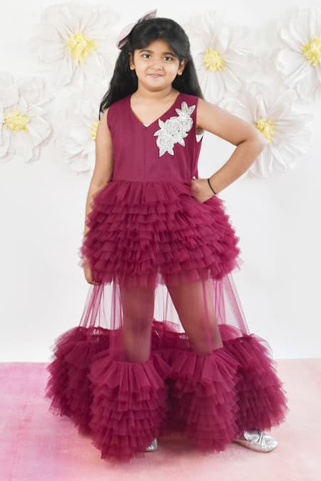 Aggregate more than 136 children’s model dress