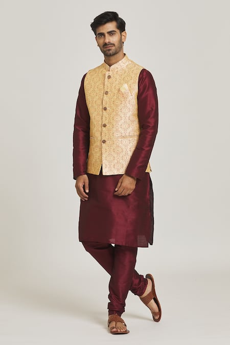 Samyukta Singhania Floral Pattern Bundi & Maroon Kurta Set 