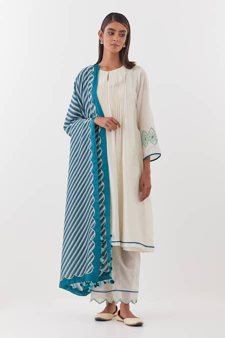 Amisha Kothari Ivory Chanderi , Organza Kusum Straight Kurta Set With Contrast Dupatta 