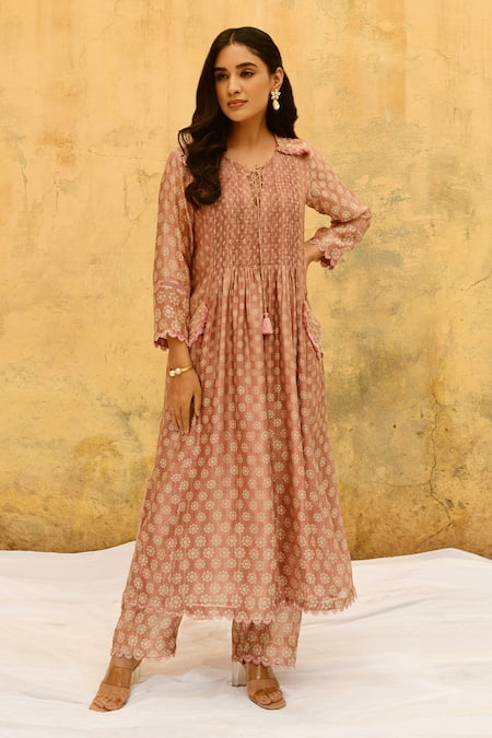 Label Niti Bothra Pink Pure And Handwoven Banarasi Silk With Bemberg Printed Chandrakala Kurta Pant