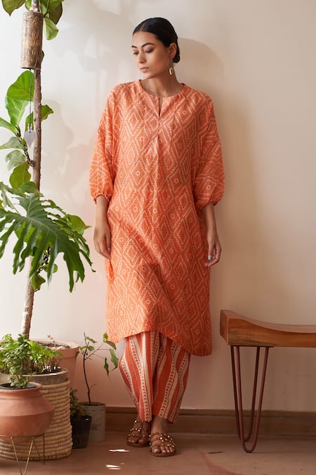 Rekha Agra Diamond Pattern Kurta With Pant 