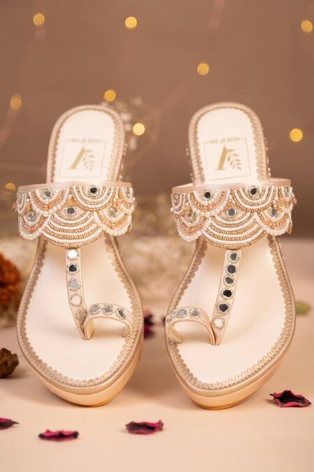 House Of Vian Gold Embroidery Jashn Scallop Kolhapuri Wedges Online at Aza Fashions House Of Vian_Gold Embroidery Jashn Scallop Kolhapuri Wedges _Online_at_Aza_Fashions