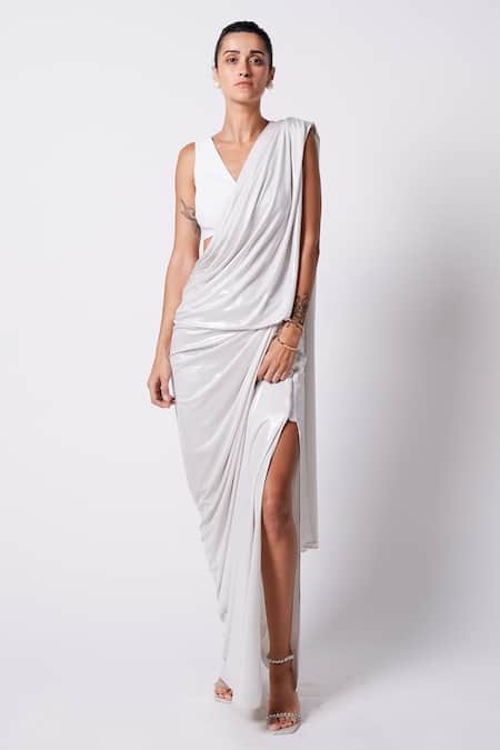 431-88 By Shweta Kapur Ivory Silk, Jersey V-neck Liquid Annie Pre-draped Saree With Luna Blouse 