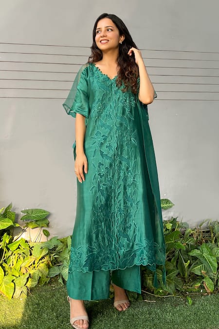 Buy_Ewaz_Green Chanderi, Cotton Silk Floral V Neck Embroidered Kaftan And Pant Set _Online_at_Aza_Fashions