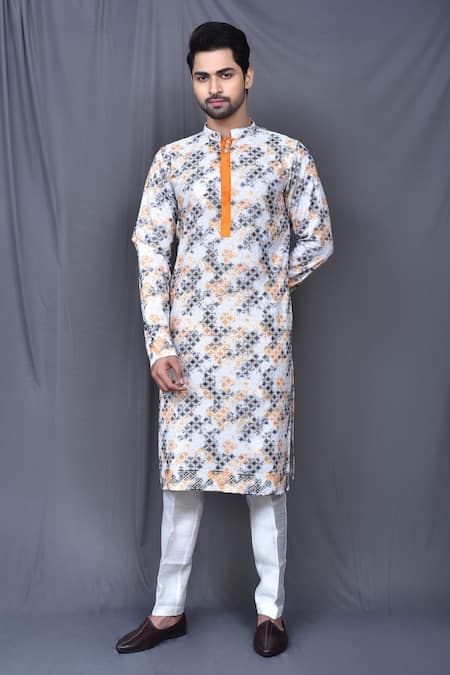 Arihant Rai Sinha Thread Work Kurta Set 