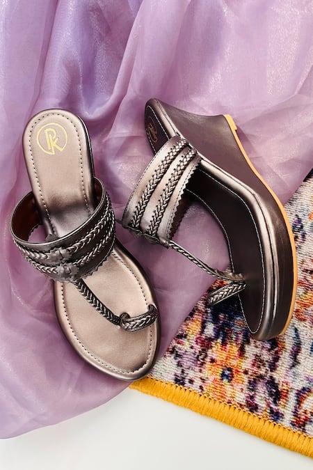 PREET KAUR Metallic Kolhapuri Wedges 