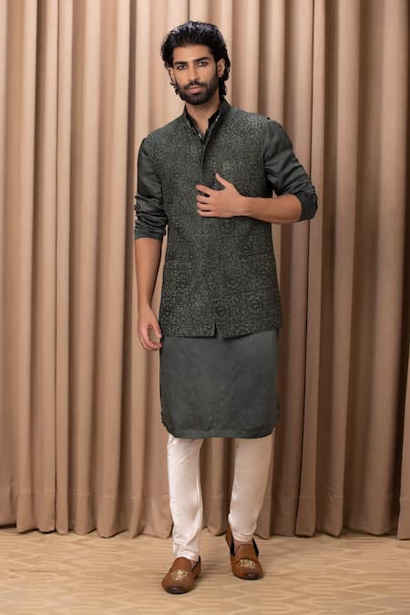 Ankit V Kapoor Ameera Thread Embroidered Bundi & Kurta Set 