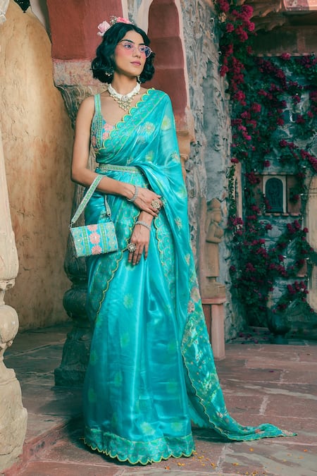 Show Shaa Blue Blouse- Satin Embellished Floral Scoop Splash Print Saree With 