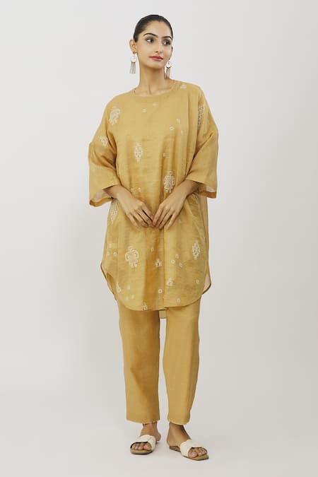 Neeta Bhargava Embroidered Tissue Kaftan Pant Set 