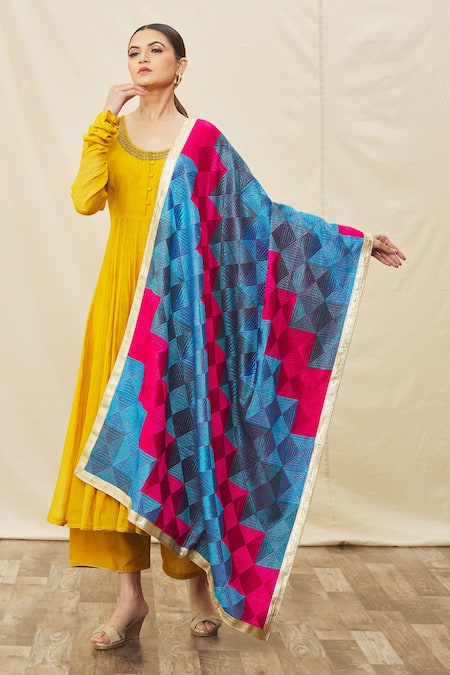 Samyukta Singhania Phulkari Work Contrast Border Dupatta 