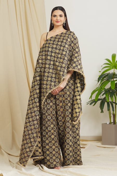 Surendri Gota Patti Embroidered Kaftan & Palazzo Pant Set 