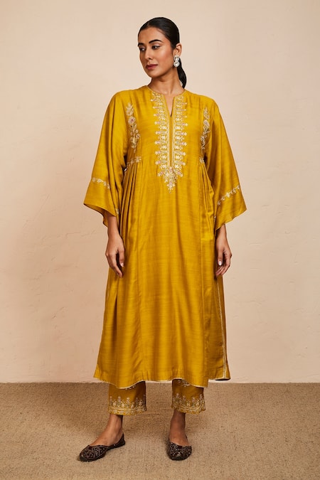 Sue Mue Zari Embroidered Kaftan & Pant Set 