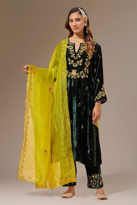 Anantaa by Roohi Embroidered Floral Placement Dupatta 