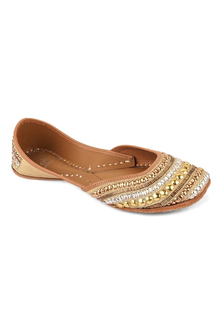 Jutti Express_Gold Embroidered Platinum Juttis _Online_at_Aza_Fashions