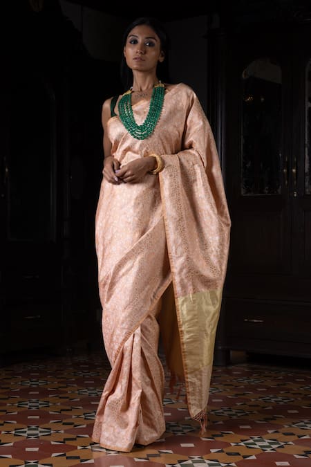Kasturi Kundal Beige Pure Silk Floral And Geometric Akriti Banarasi Hand Woven Saree 