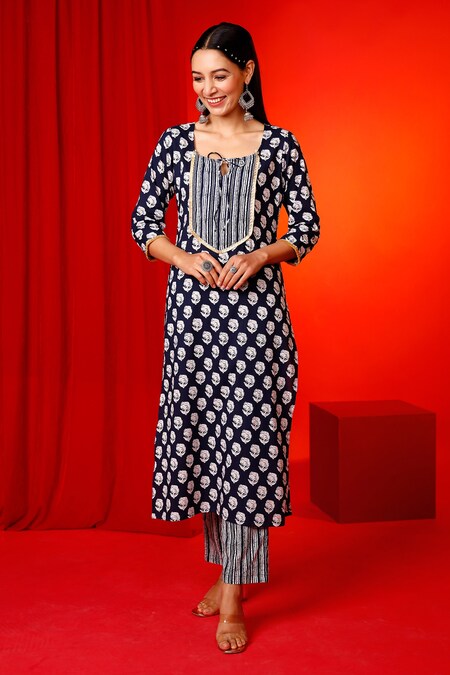 Pheeta Blue Cotton Printed Striped Round Kurta And Pant Set 