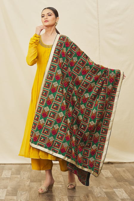 Samyukta Singhania Geometrical Phulkari Dupatta 