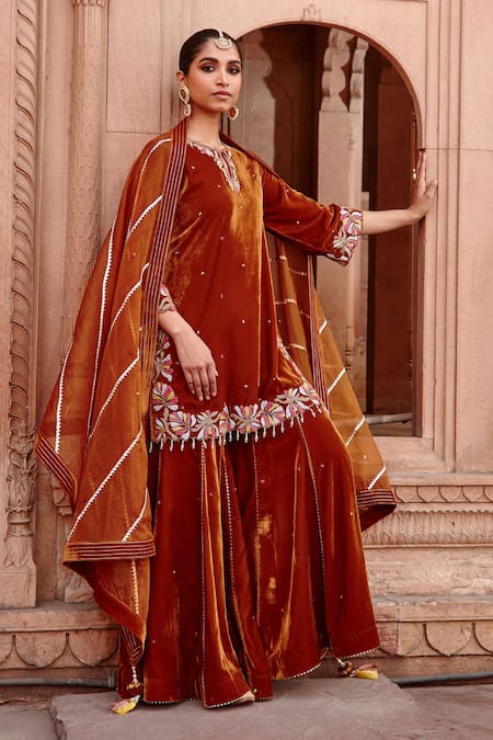 Ajiesh Oberoi Velvet Keyhole Neck Kurta Gharara Set 