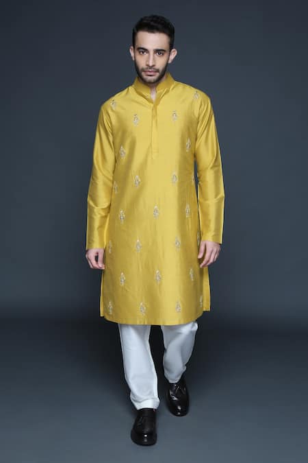 Sanjev Marwaaha Butti Pattern Embroidered Kurta Set 