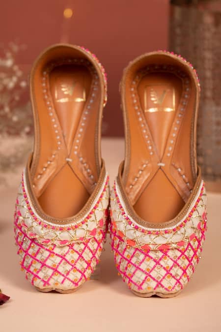 House Of Vian Pink Nargis Embellished Juttis 