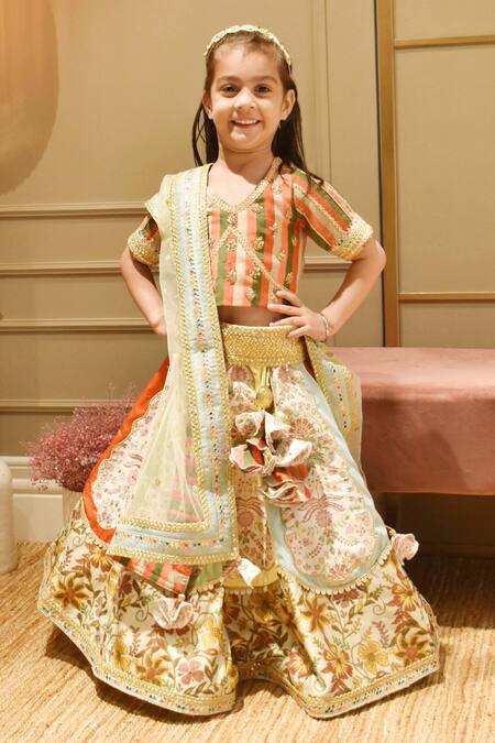 Amazon.com: TRADITIONINDIA Sequin & Dupion Fabric Sleeveless Party & Wedding  Wear Pattu Pavadai Lehenga Choli for Girls & Kids (Size 3-4 Year) (Color - Baby Pink & Magenta) : Clothing, Shoes & Jewelry