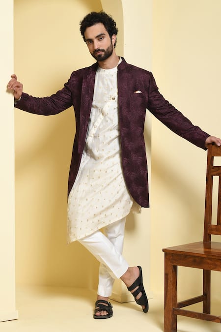 KUSTOMEYES Embroidered Sherwani Set 