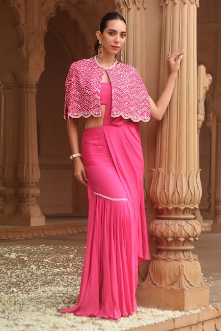 Dheeru Taneja Sukoon Pre-Draped Saree Set With Embroidered Cape 