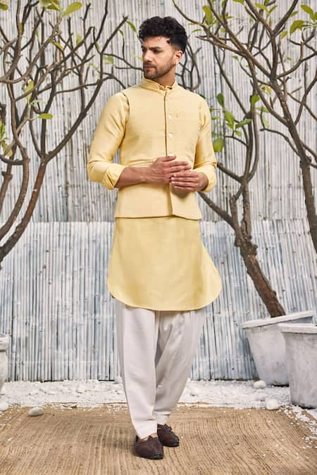 Charkhee Sleeveless Solid Bundi Jacket 