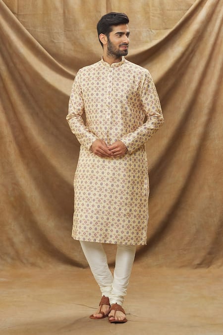 Samyukta Singhania Floral Pattern & Thread Work Kurta Set 