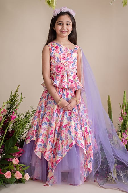 Buy Pink floral embroidery lehenga set by Fayon Kids by Preeti Jatia at  Aashni and Co